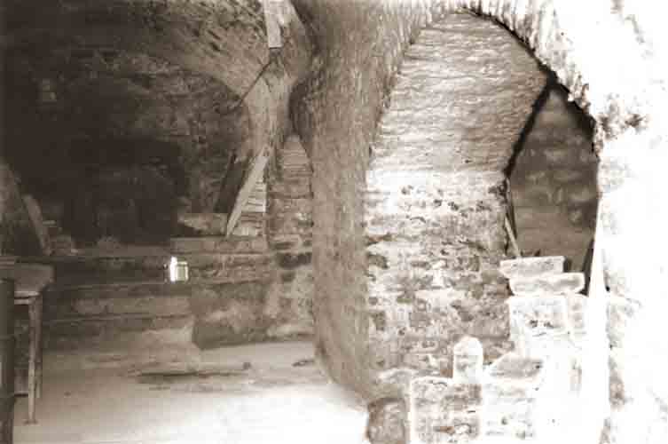 sotterranei in zona Sant'Agostino