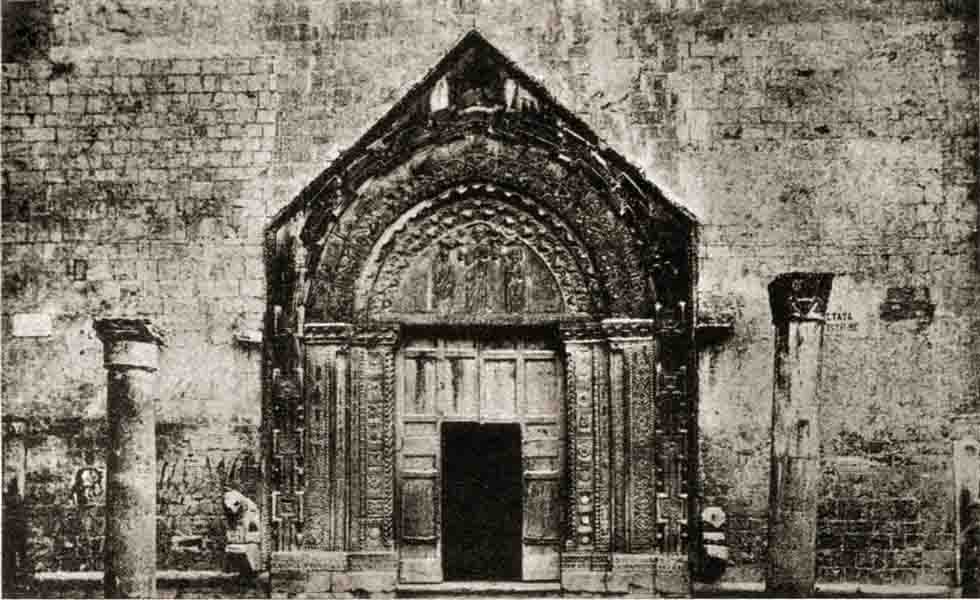 Portale della chiesa di Sant'Agostino