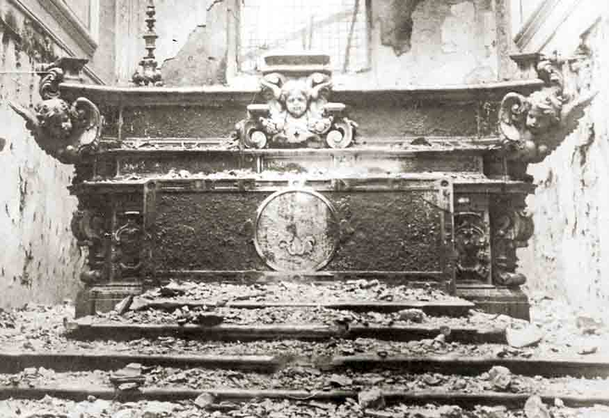 l'altare di Jacopo Colombo, dopo l'incendio del 1916