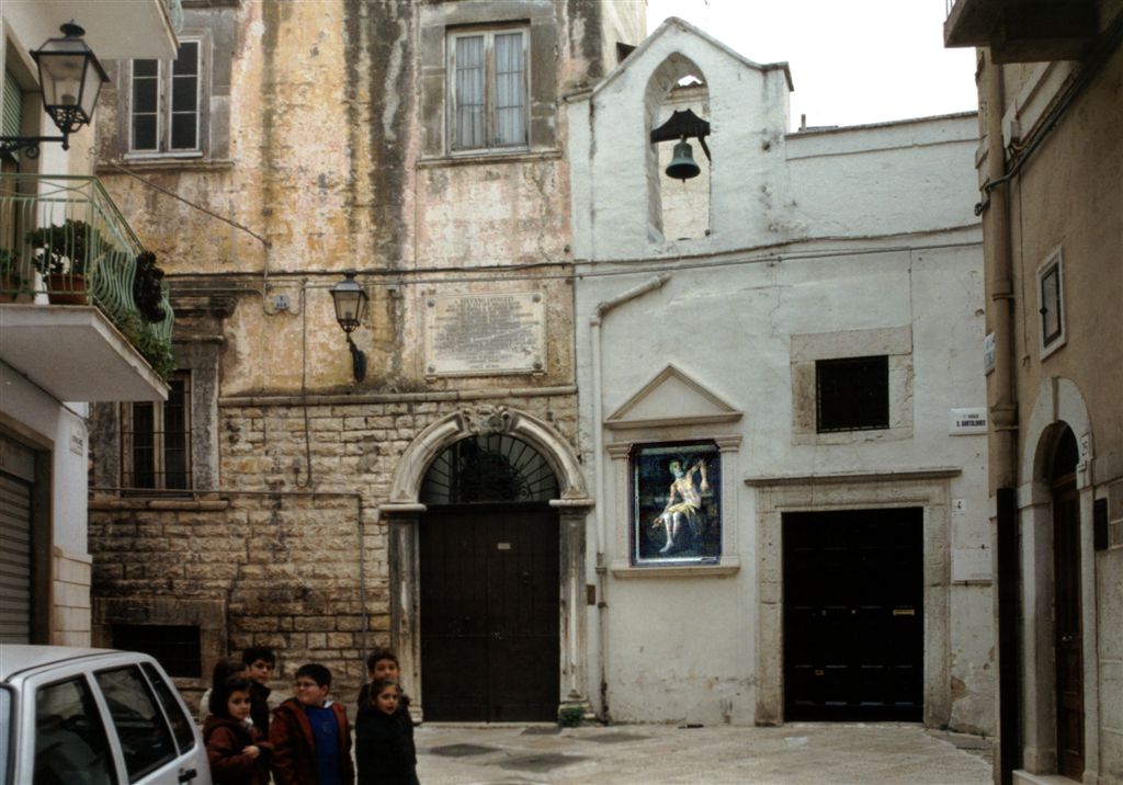 Sagrato di San Bartolomeo (foto del 2003)